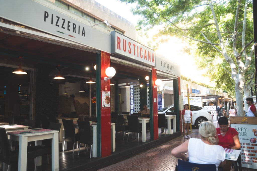 Fachada local La Rusticana en Calpe